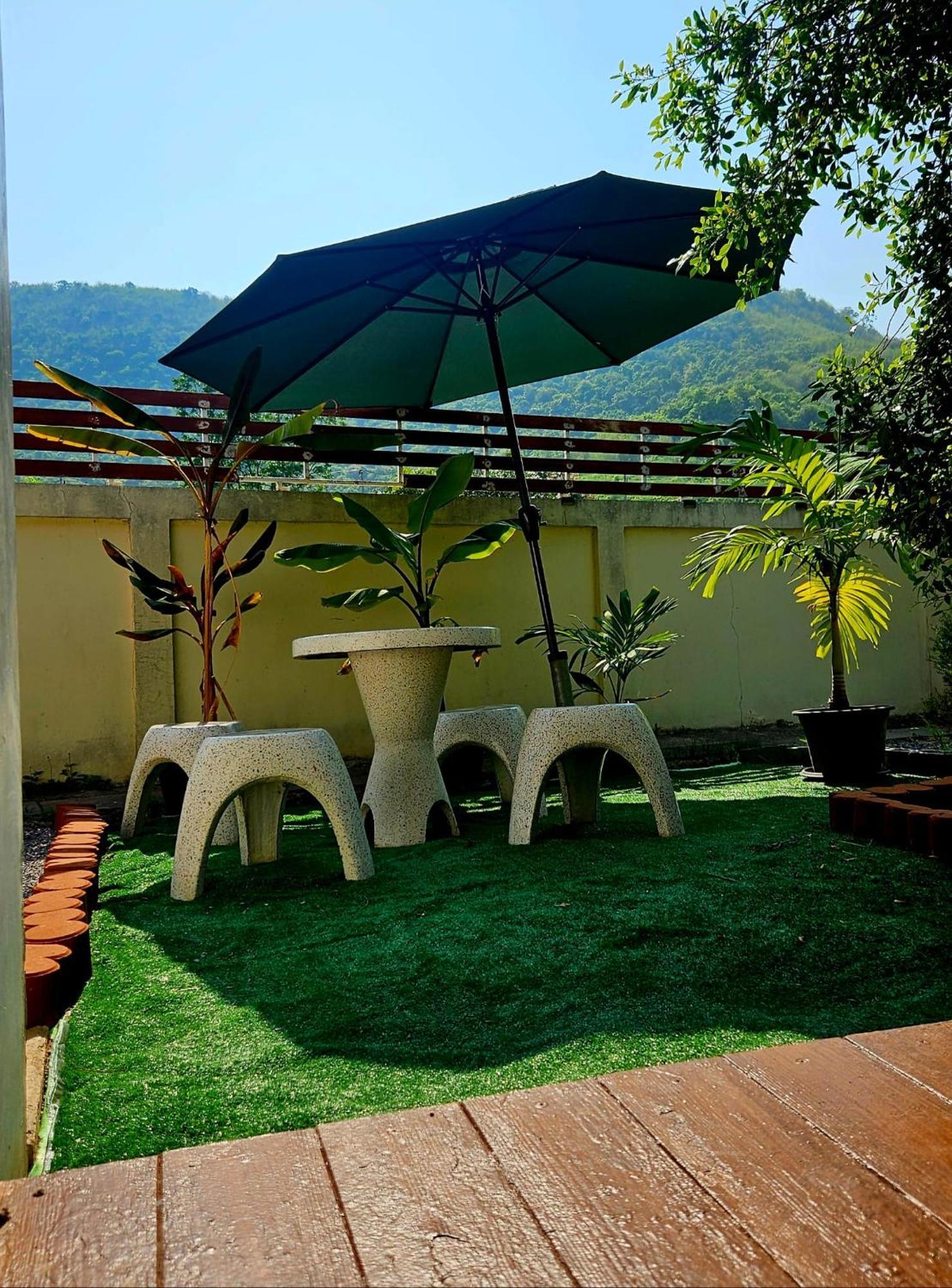 The Hillside Pranburi Resort Bagian luar foto